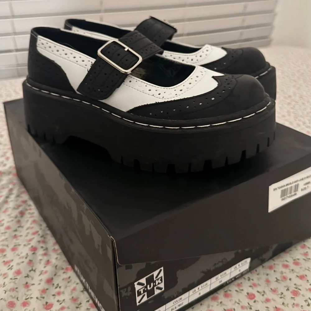 T.U.K Black and White Platform Mary Janes - Picture 2 of 4